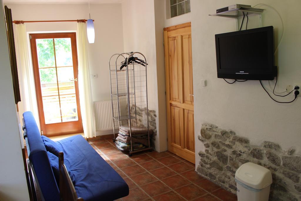 Apartamento Penzion Gomelská Horní Stropnice Exterior foto